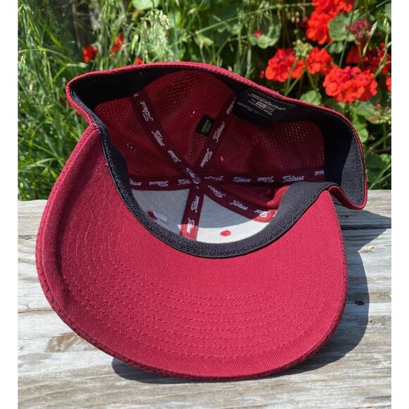 Titleist Golf Hat, New Era, Med/Lg Flex back Pro V1 Footjoy - Picture 5 of 7